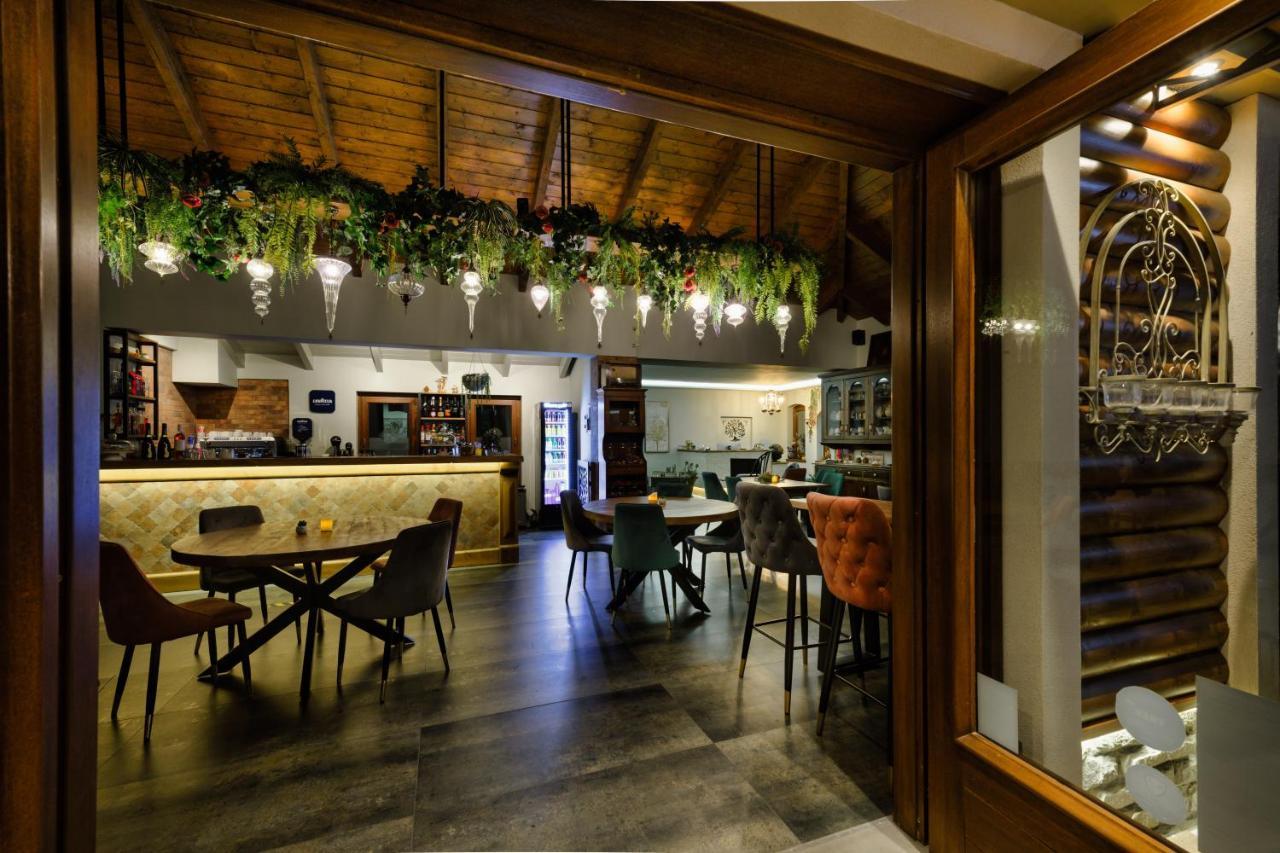 Albero Hotel Perama  Exterior photo